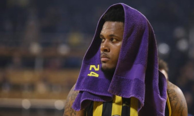 KAE Άρης: Τα συλλυπητήρια στον Κέλι για τον θάνατο της μητέρας του