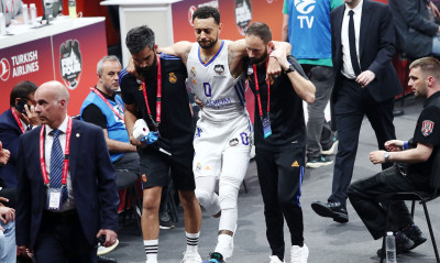 Μπαρτσελόνα-Ρεάλ Μαδρίτης: «Συναγερμός» με Γκος - Αποχώρησε με πρόβλημα στο ξεκίνημα της μάχης