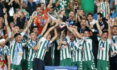 Τελικός Κυπέλλου Ελλάδας: Ξέσπασμα στην απονομή και καταπράσινο πάρτι στο ΟΑΚΑ! (vid+pics)