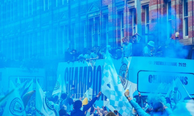 Premier League: Ντελίριο για τη Μάντσεστερ Σίτι και ο Γκουαρδιόλα με το πούρο (pics+videos)