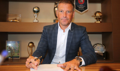 Κλάτενμπερκ: Σχολίασε το διαιτητή στο Νότιγχαμ-Χάντερσφιλντ και άναψε «φωτιές»