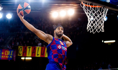 Αρμάνι Μιλάνο: Κάνει το «μπαμ» με Μπράντον Ντέιβις (video)