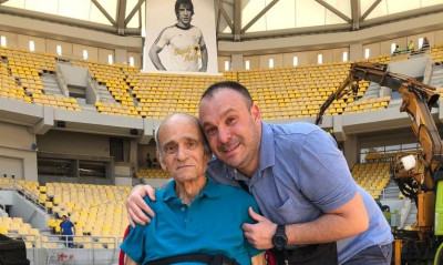 ΑΕΚ: Με το ασθενοφόρο στο «OPAP Arena» φίλαθλος της ομάδας (photos)