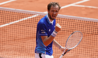 Roland Garros: Σαν σε προπόνηση ξανά ο Μεντβέντεφ, στον 3ο γύρο και ο Ρουντ