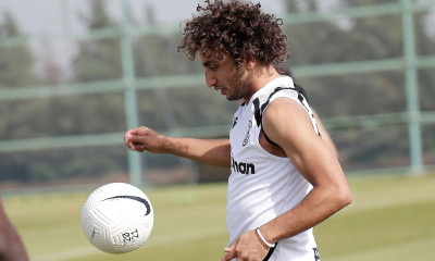 Έβαλε «φωτιά» ο μάνατζερ του Ουάρντα - «Έχει πρόταση από τον Ολυμπιακό»