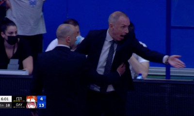 Περιστέρι-Ολυμπιακός: Ένταση με τον Τόμιτς - Τα έβαλε με τους διαιτητές και δέχθηκε τεχνική ποινή