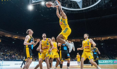 Με κατοστάρα η Άλμπα για το 2-0 επί της Λούντβισμπουργκ