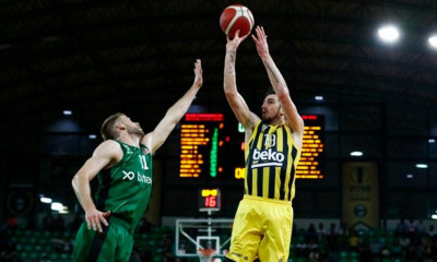 Θριαμβευτικά στους τελικούς η Φενέρμπαχτσε, συνέτριψε την Νταρουσάφακα