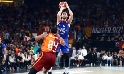 Το «πάνω χέρι» η Εφές στη σειρά με την Γαλατά για τους τελικούς (video)