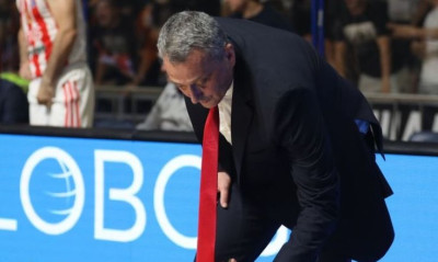 Απίστευτο τι πέταξαν στον προπονητή του Ερυθρού Αστέρα στο «θρίλερ» με την Παρτιζάν! (photo)