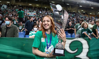 ΑΟ Θήρας: Κάτοικος Σαντορίνης τη νέα σεζόν η νταμπλούχος Ελλάδας, Έμιλυ Κωνσταντέλλου