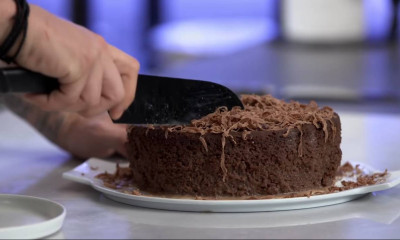 Άκης Πετρετζίκης: Κέικ tres leches