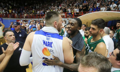 Λάρισα-Παναθηναϊκός ΟΠΑΠ: Χάος μετά τη λήξη - Επέμβαση των ΜΑΤ στη φυσούνα! (video)