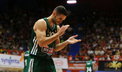 Λάρισα-Παναθηναϊκός ΟΠΑΠ: Απρόοπτο με Παπαπέτρου - Τραυματίστηκε σε διαφημιστική πινακίδα