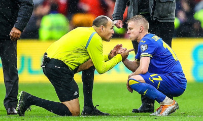 Ο διαιτητής του ελληνικού τελικού Παναθηναϊκός-ΠΑΟΚ παρηγόρησε τους Ουκρανούς