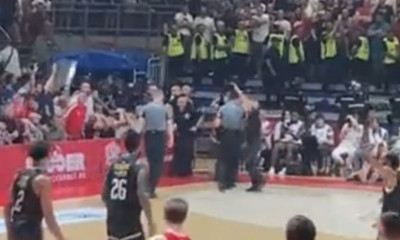 Ερυθρός Αστέρας-Παρτιζάν: Χάος ξανά στο Βελιγράδι - Eπίθεση σε διαιτητή και εκκένωση γηπέδου (vid)