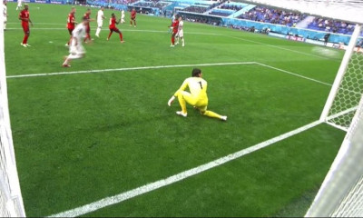 Ο αμυντικός που πέτυχε χατ τρικ σε λάθος εστία! (photos+video)