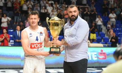 Παρέμεινε στον «θρόνο» της η Μπούντουτσνοστ με MVP τον Κέντρικ Πέρι (photos)