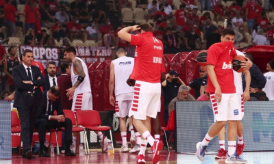 Ολυμπιακός-Παναθηναϊκός ΟΠΑΠ: Με καθυστέρηση το τζάμπολ στο ΣΕΦ μετά τα επεισόδια