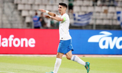 Ελλάδα-Κόσοβο: Απίθανο 2-0 ο Μάνταλος και ξέσπασμα χαράς - Τρέλα με τις πατερίτσες ο Λημνιός! (vid)