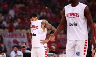 Ολυμπιακός-Παναθηναϊκός: Διακοπή λόγω δακρυγόνων και υβριστικά συνθήματα αναφέρει το Φύλλο Αγώνα