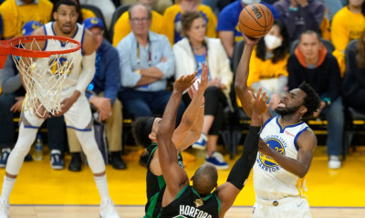 NBA: Αγγίζουν την κούπα οι Ουόριορς - Μία νίκη μακριά από τον τίτλο (videos)