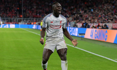 Απίθανος Σαντιό Μανέ - Έπαιξε μπάλα στο χωριό του μέσα στη λάσπη (video+photos)