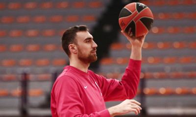 Ολυμπιακός: Επιστροφή Μιλουτίνοφ στην Ελλάδα και στο ΣΕΦ