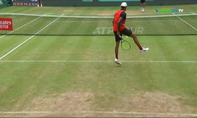 Νικ Κύργιος: Θεαματική πρόκριση στα ημιτελικά του Halle Open (video)