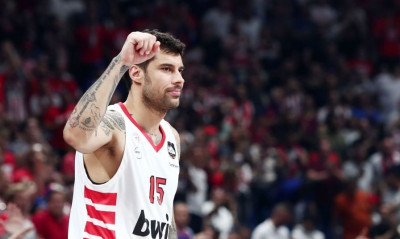 Ερυθρός Αστέρας για Πρίντεζη: «Συγχαρητήρια για την θρυλική σου καριέρα» (video)