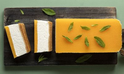 Άκης Πετρετζίκης: Γλυκό ψυγείου με κρέμα και ζελέ ροδάκινο