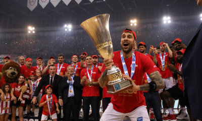 Ολυμπιακός: Η «τελευταία μέρα στη δουλειά» για τον Γιώργο Πρίντεζη (video)