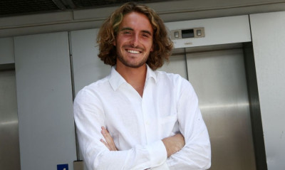 Wimbledon: Με «λαδορίγανη» περιποιείται τα μαλλιά του ο Στέφανος Τσιτσιπάς (video)