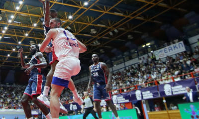 Ελλάδα-Μεγάλη Βρετανία: Τρομερή φάση από τον Μποχωρίδη - Κάρφωσε με το ένα χέρι (video)