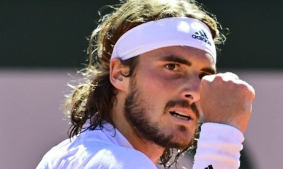 Στέφανος Τσιτσιπάς: «Σίφουνας» προς τον 3ο γύρο του Wimbledon και «τιτανομαχία» με Κύργιο