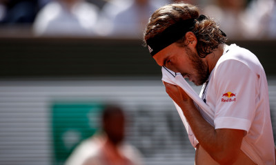 Έξαλλος με τον Κύργιο ο Τσιτσιπάς - Του πέταξε μπαλάκι ο Στέφανος (videos)