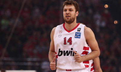 Αλέξανδρος Βεζένκοφ: Το ενδιαφέρον των Κινγκς και οι έντονες σκέψεις για NBA