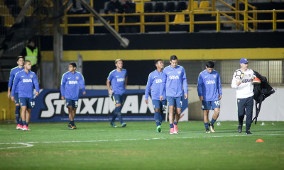 Αργεντινή: Ρωγμές στο «Λα Μπομπονέρα» από τα χοροπηδητά των οπαδών - Τρομακτικές εικόνες (video)