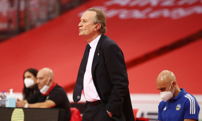 Απίθανος Ρενέσες - Συνεχίζει στους πάγκους ο 75χρονος Ισπανός