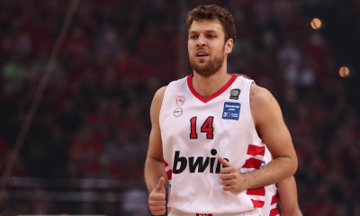 Ολυμπιακός: Αγωνία για Βεζένκοφ - Το προβάδισμα των Κινγκς - Πότε τελειώνει η διορία