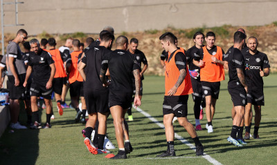 ΟΦΗ: Αγωνία για Γρίβα, αποχώρησε με ενοχλήσεις στο γόνατο