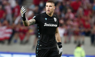 Ολυμπιακός: Έντυσαν τον Πασχαλάκη στα «ερυθρόλευκα», ξέσπασε ο Καραπαπάς (photos)