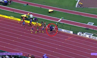 Απίστευτο και όμως αλήθινο - Εικονολήπτης «μπούκαρε» στον αγωνιστικό χώρο (video)