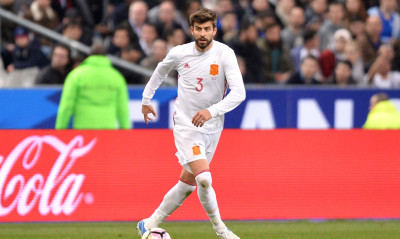 Αποδοκίμασαν τον Πικέ: Οι ιαχές «Σακίρα» στο φιλικό Μπαρτσελόνα - Ρεάλ