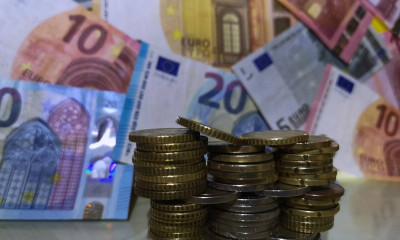 WSJ: Πιο ασφαλή τα ελληνικά ομόλογα από τα ιταλικά