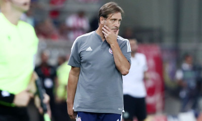 Ολυμπιακός: Πέφτουν οι τίτλοι τέλους με Μαρτίνς - Δεν αποχαιρέτισε τους παίκτες