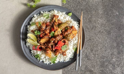 Άκης Πετρετζίκης: Γλυκόξινο χοιρινό με ανανά