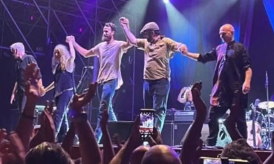 Διάσημος ευρωπαίος μπασκετμπολίστας έπαιξε κιθάρα σε συναυλία της Πάτι Σμιθ (video)