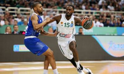 Οκάρο Ουάιτ: «Πρόταση από την Πινάρ Καρσίγιακα»