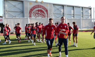 Ολυμπιακός: Με τον Βαγγέλη Μαρινάκη ο αγιασμός και η προπόνηση πριν τη Σλόβαν